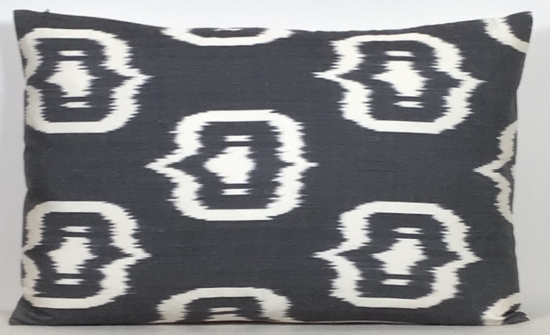 Ikat Pillow ( 40 x 60 cm )