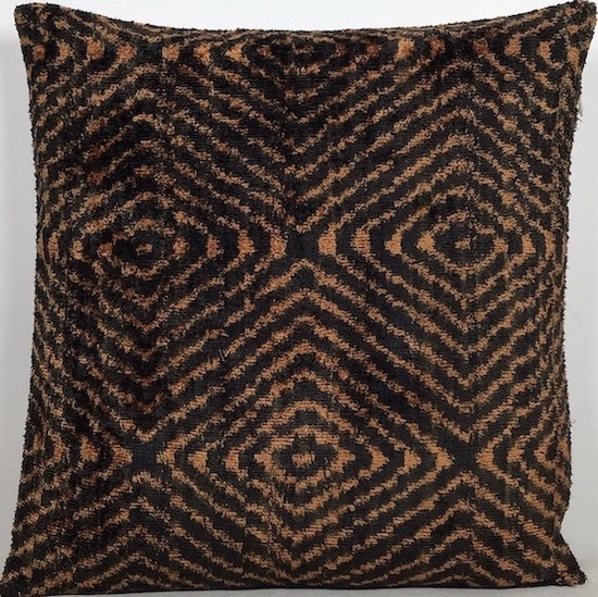 Velvet Pillow ( 40 x 40 cm )