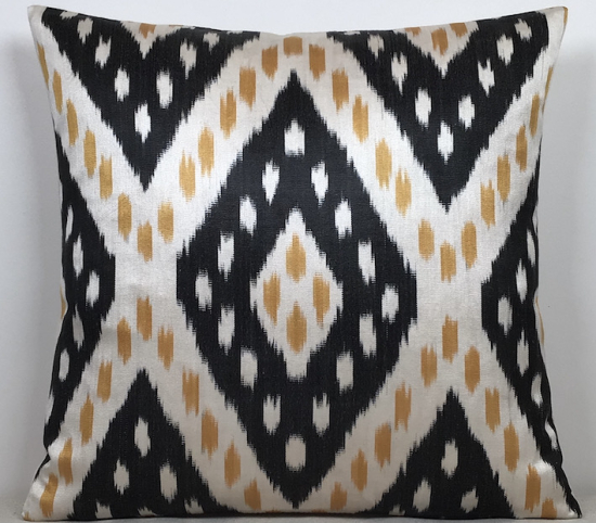 Ikat Pillow ( 40 x 40 cm )