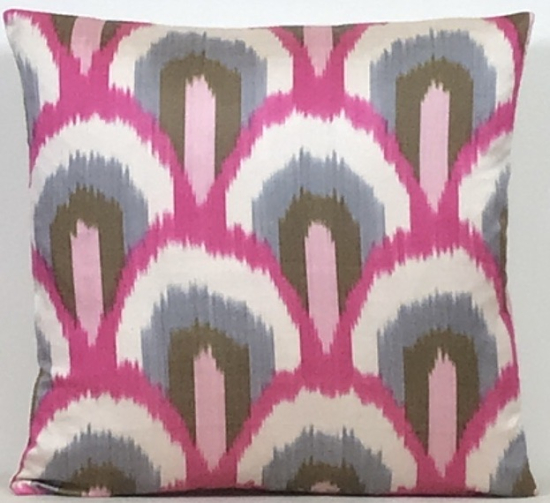 Ikat Pillow ( 40 x 40 cm )