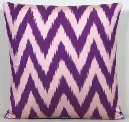 Ikat Pillow ( 40 x 40 cm )