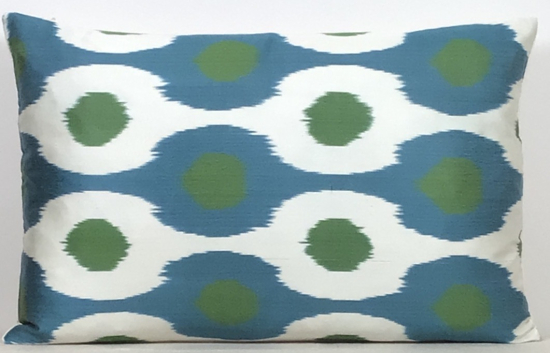 Ikat Pillow ( 40 x 60 cm )