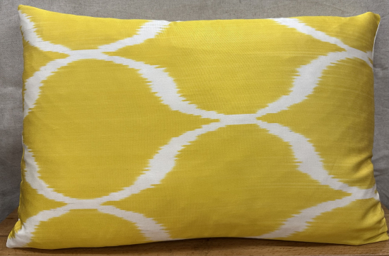 Ikat Pillow ( 40 x 60 cm )