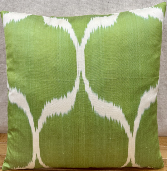Ikat Pillow ( 40 x 40 cm )