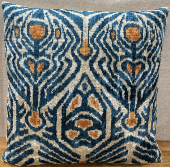 Velvet Pillow ( 50 x 50 cm )