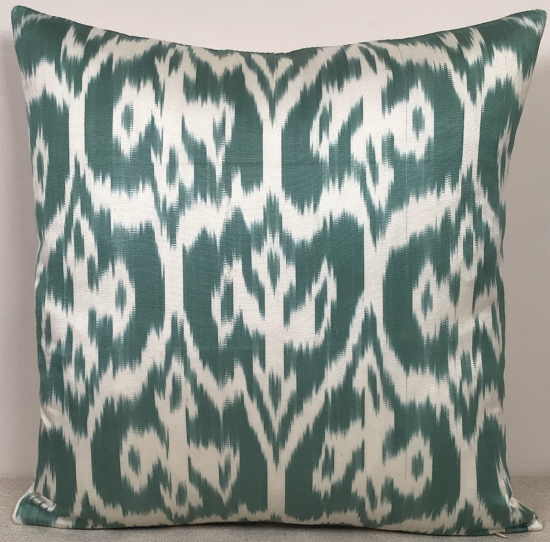 Ikat Pillow ( 40 x 40 cm )