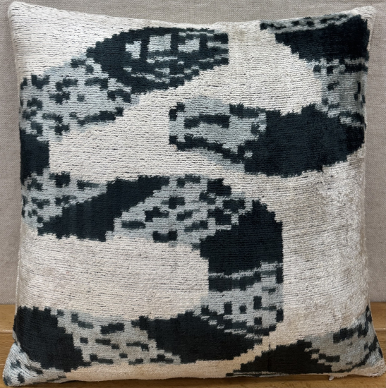 Velvet Pillow ( 40 x 40 cm )