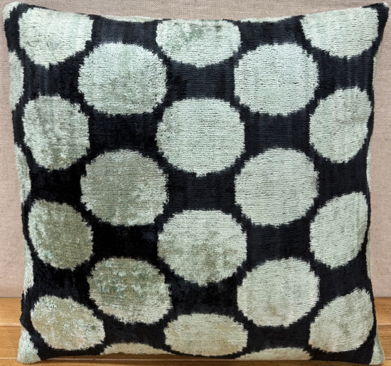 Velvet Pillow ( 40 x 40 cm )