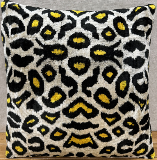 Velvet Pillow ( 40 x 40 cm )