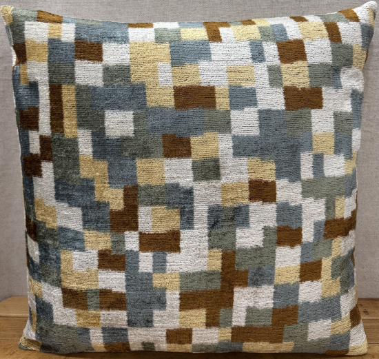 Velvet Pillow ( 50 x 50 cm )