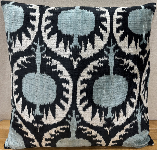 Velvet Pillow ( 50 x 50 cm )