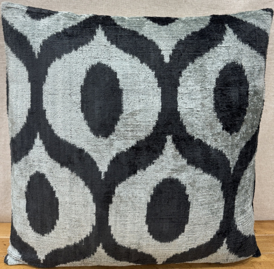 Velvet Pillow ( 50 x 50 cm )