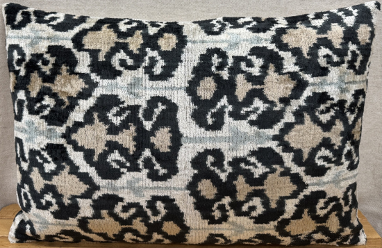 Velvet Pillow ( 40 x 60 cm )