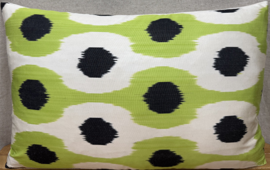 Ikat Pillow ( 40 x 60 cm )