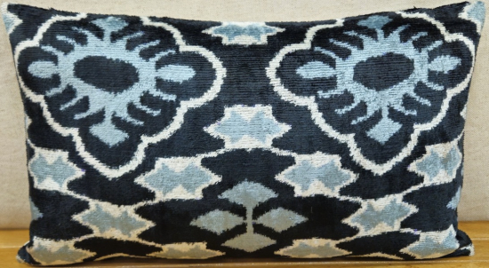 Velvet Pillow ( 30 x 50 cm )