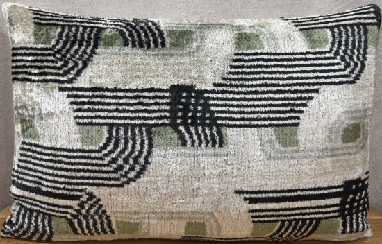 Velvet Pillow ( 40 x 60 cm )