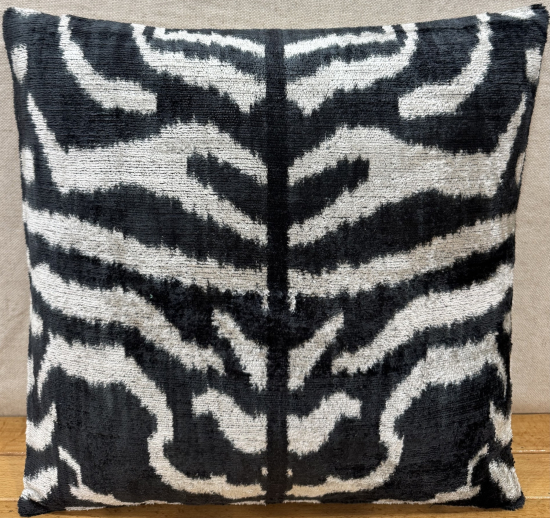Velvet Pillow ( 40 x 40 )