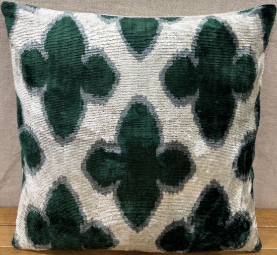 Velvet Pillow ( 40 x 40 cm )
