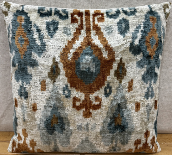 Velvet Pillow ( 40 x 40 cm )