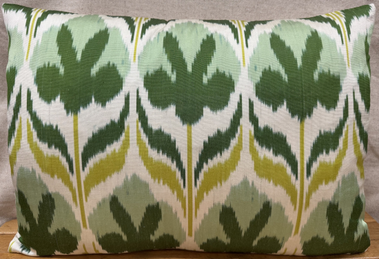 Ikat Pillow ( 40 x 60 cm )
