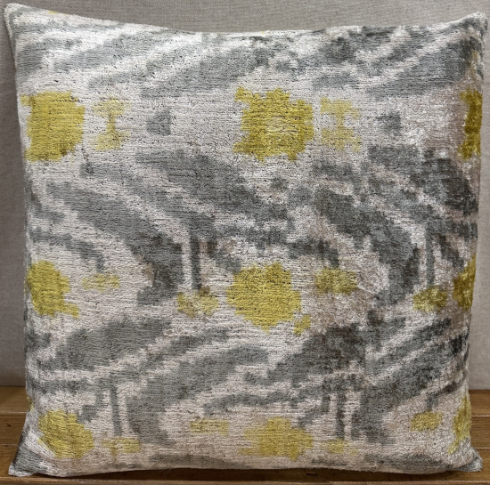 Velvet Pillow ( 50 x 50 cm )