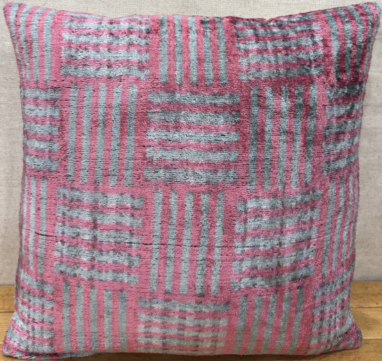 Silk Velvet Pillow ( 40 x 40 cm )