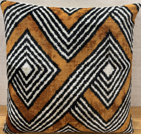 Silk Velvet Pillow ( 40 x 40 cm )