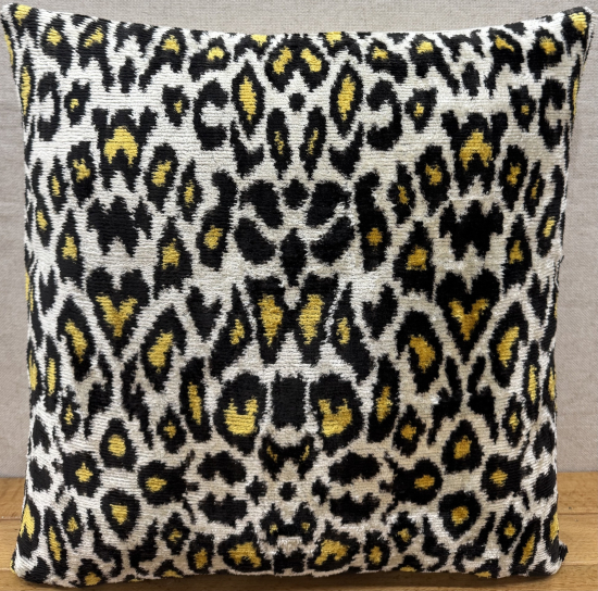 Silk Velvet Pillow ( 40 x 40 cm )