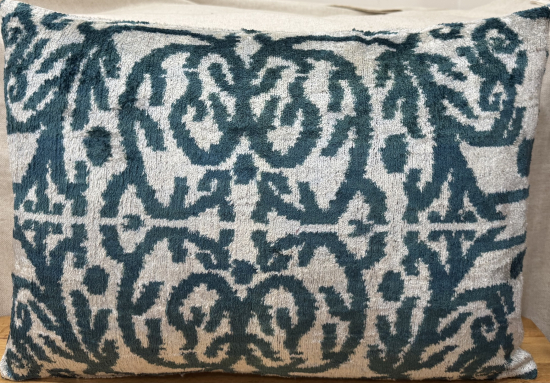 Silk Veelvet Pillow ( 40 x 60 cm )