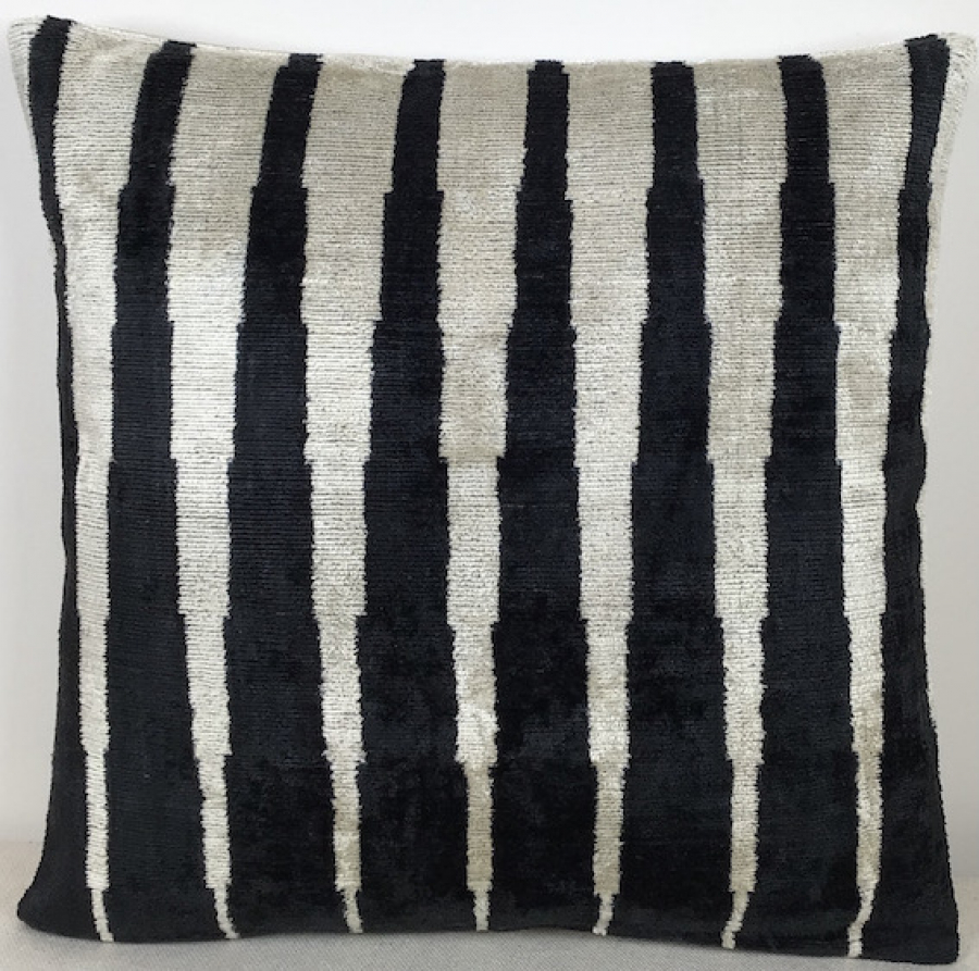 Velvet Pillow ( 40 x 40 cm )