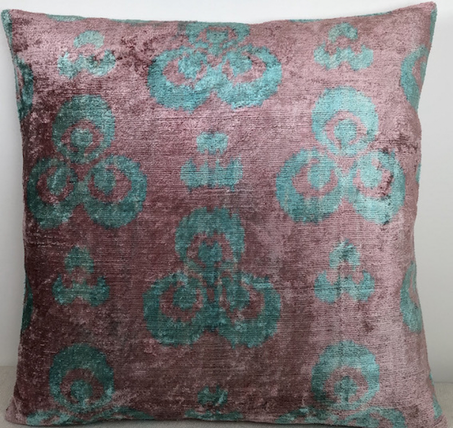 Velvet Pillow ( 50 x 50 cm )