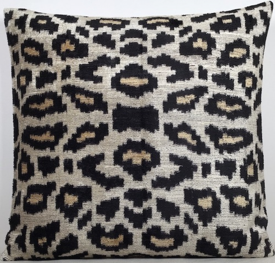 Velvet Pillow ( 50 x 50 cm )