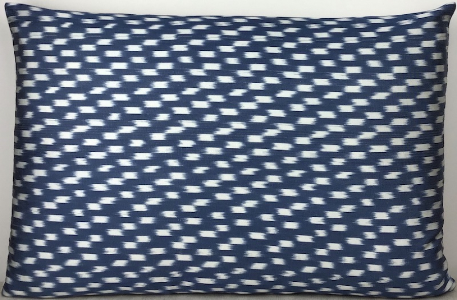 Ikat Pillow ( 40 x 60 cm )