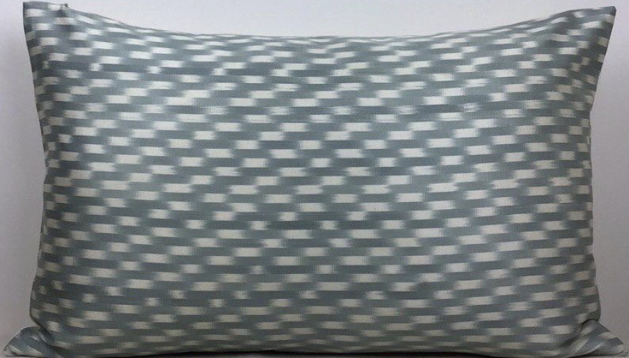 Ikat Pillow ( 40 x 60 cm )