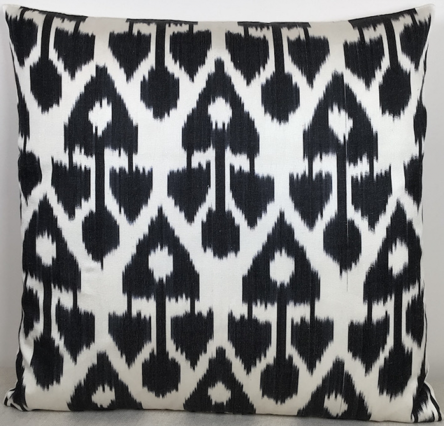 Ikat Pillow ( 50 x 50 cm ) 