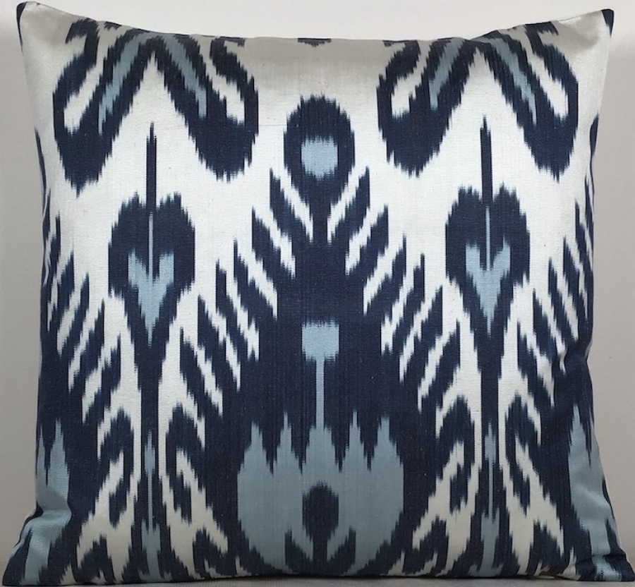 Ikat Pillow ( 40 x 40 cm )