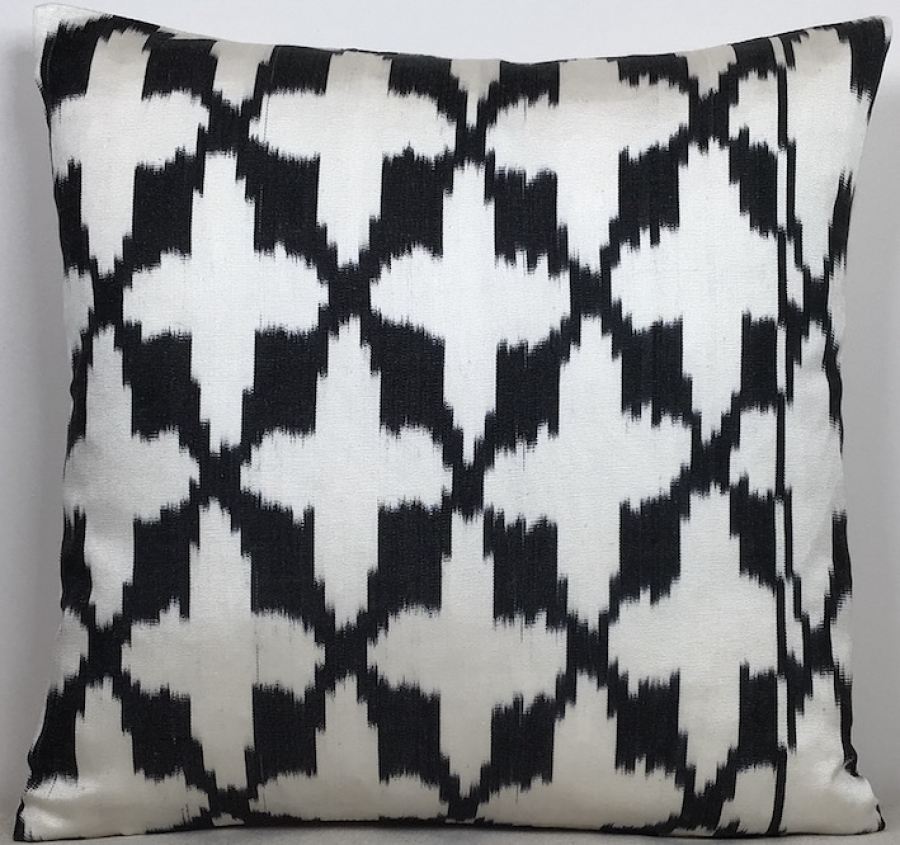 Ikat Pillow ( 40 x 40 cm )