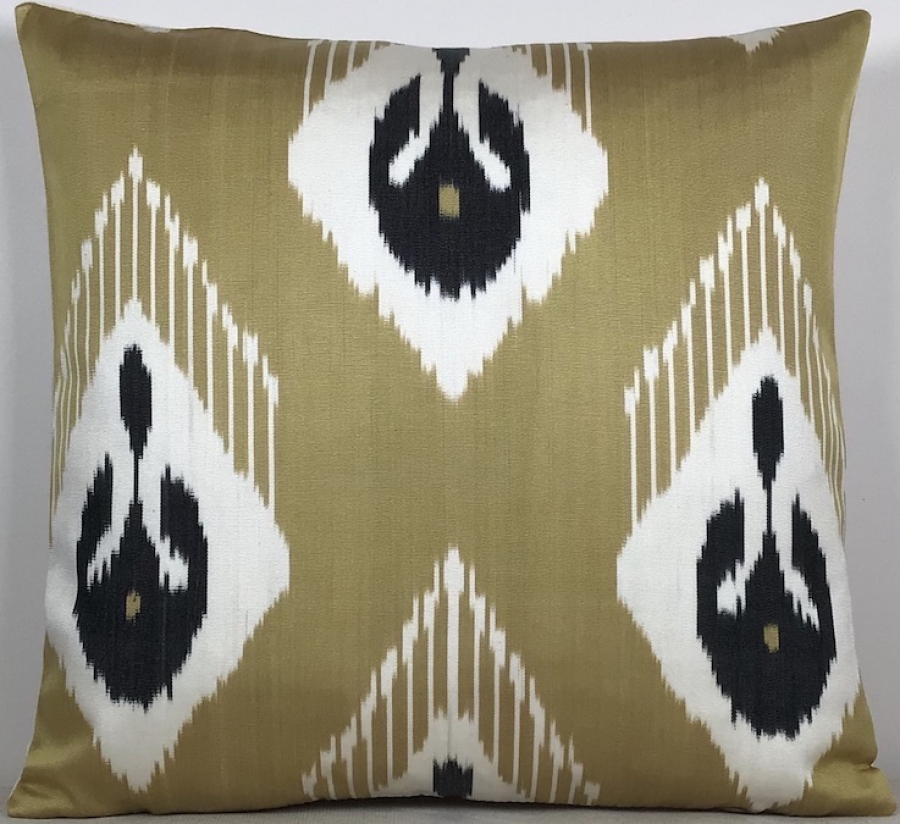 Ikat Pillow ( 40 x 40 cm )