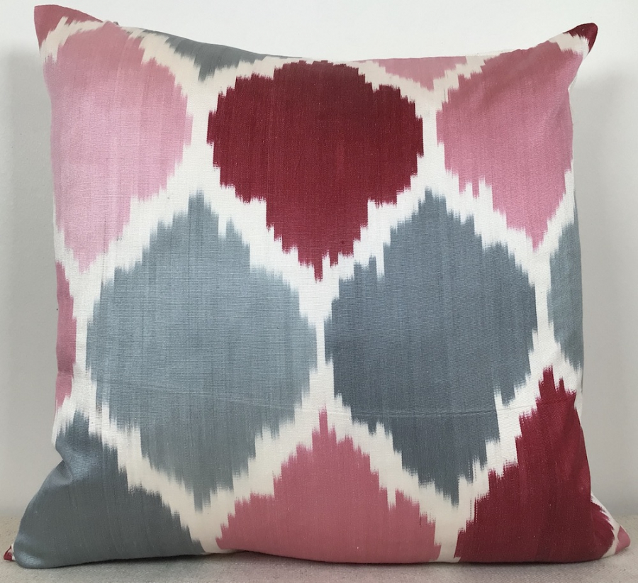 Ikat Pillow ( 40 x 40 cm )