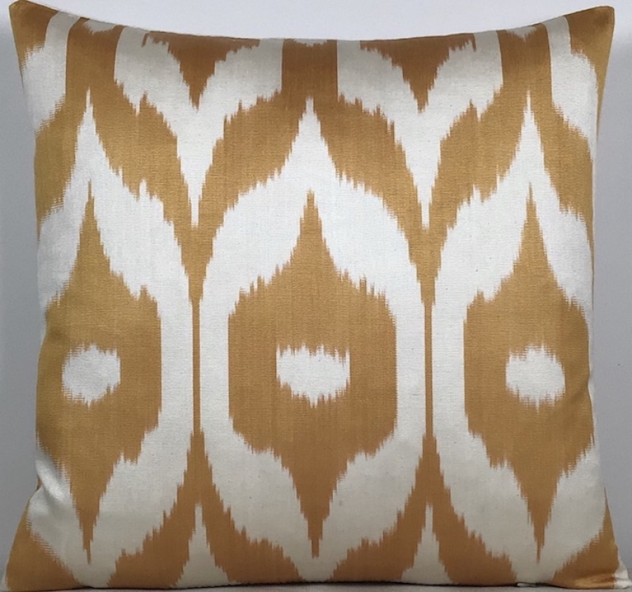 Ikat Pillow ( 40 x 40 cm )