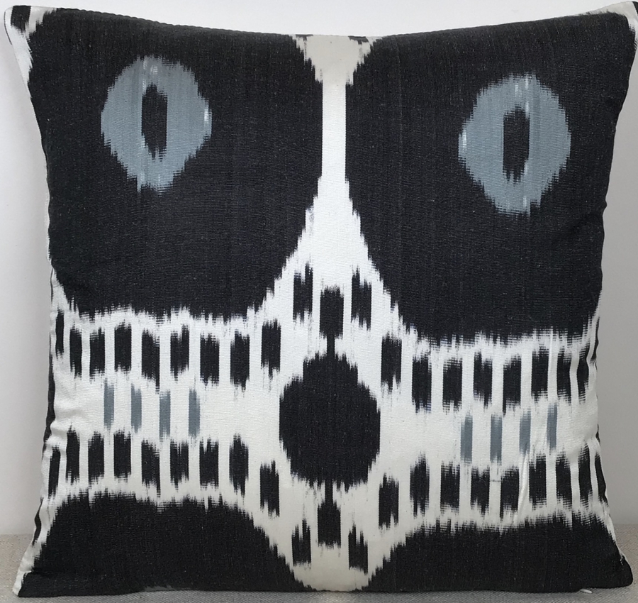 Ikat Pillow ( 40 x 40 cm )