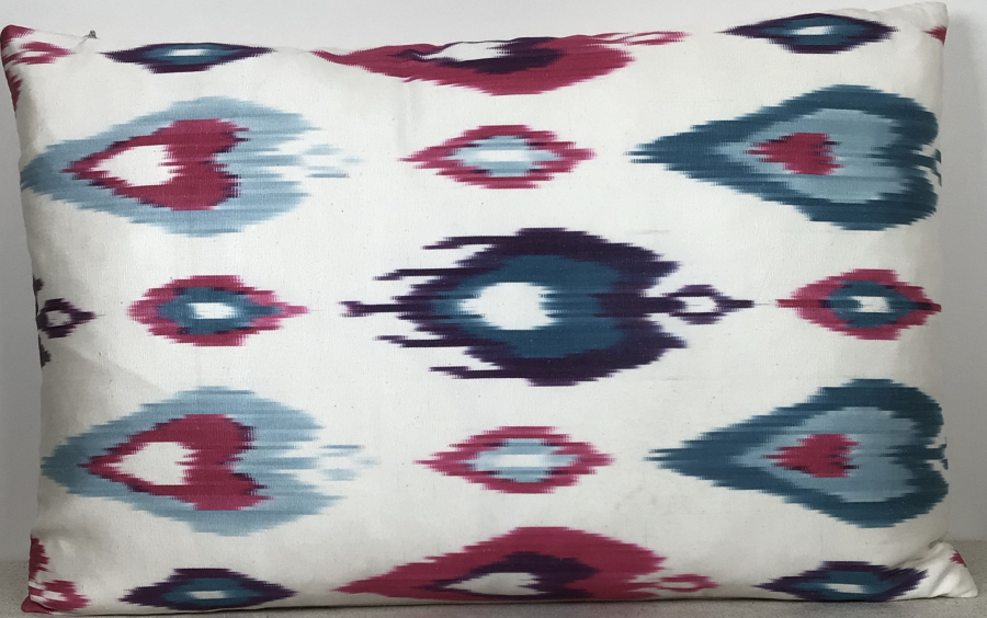 Ikat Pillow ( 40 x 60 cm )