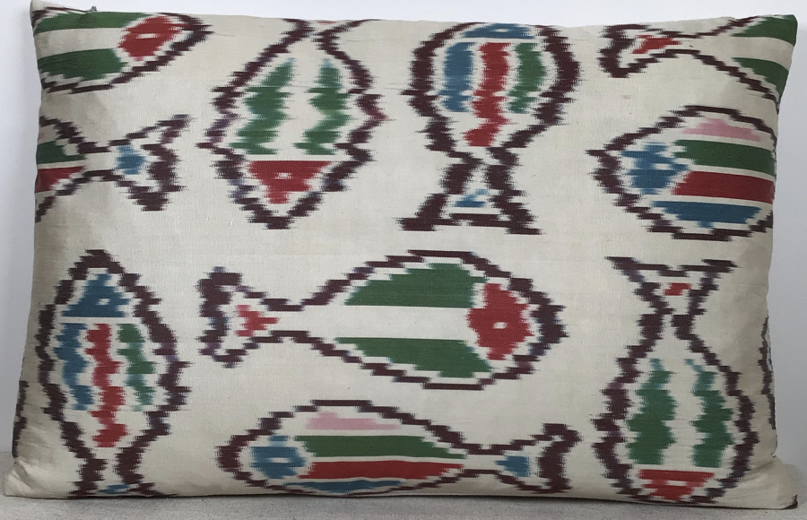 Ikat Pillow ( 40 x 60 cm )