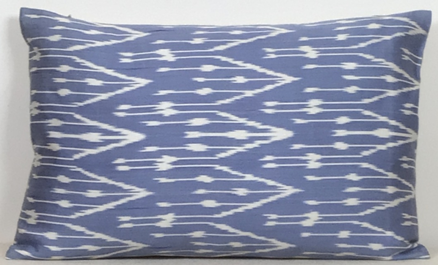 Ikat Pillow ( 40 x 60 cm )