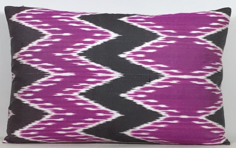 Ikat Pillow ( 40 x 60 cm )