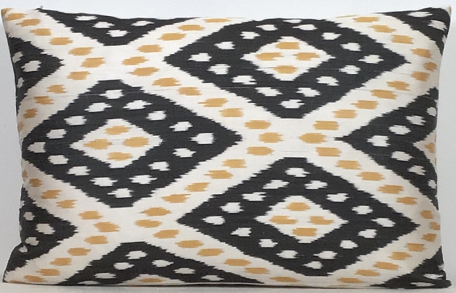 Ikat Pillow ( 40 x 60 cm )