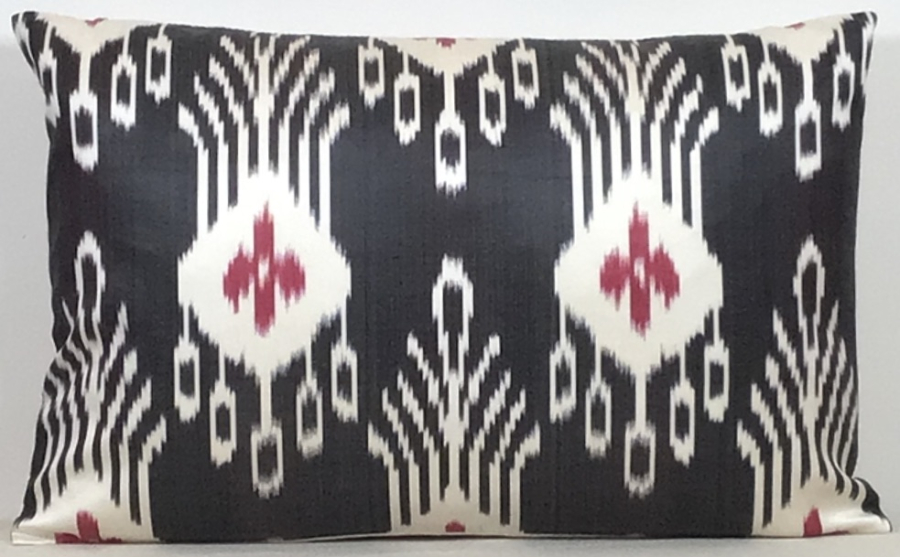 Ikat Pillow ( 40 x 60 cm )