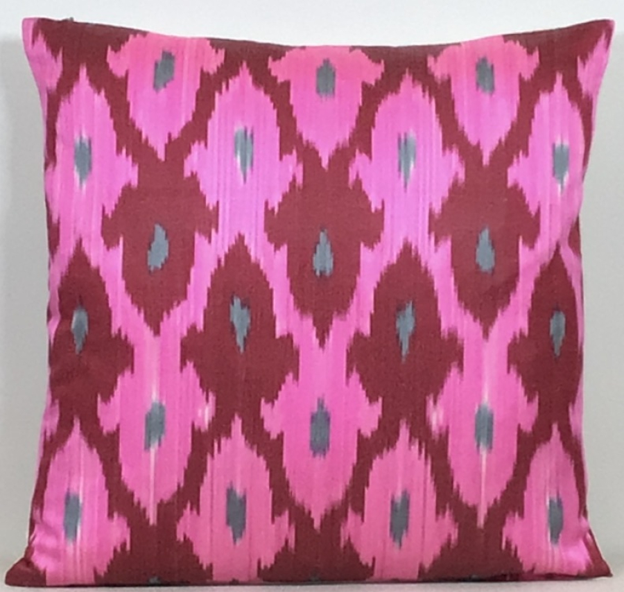 Ikat Pillow ( 50 x 50 cm ) 