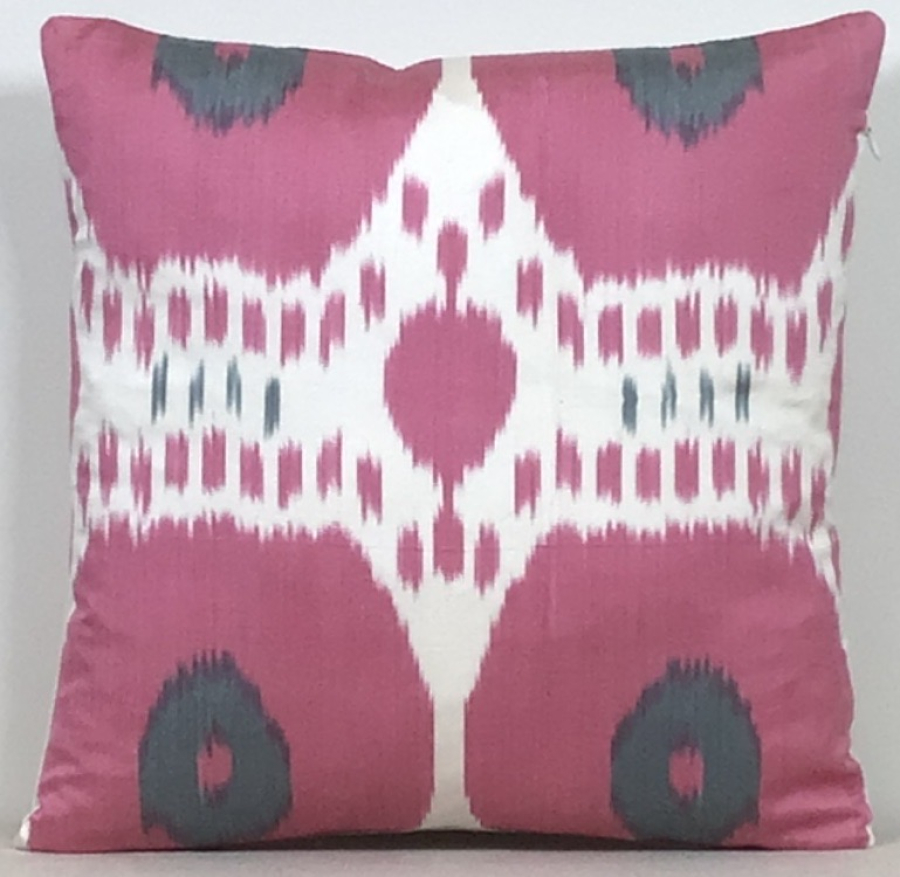 Ikat Pillow ( 40 x 40 cm )