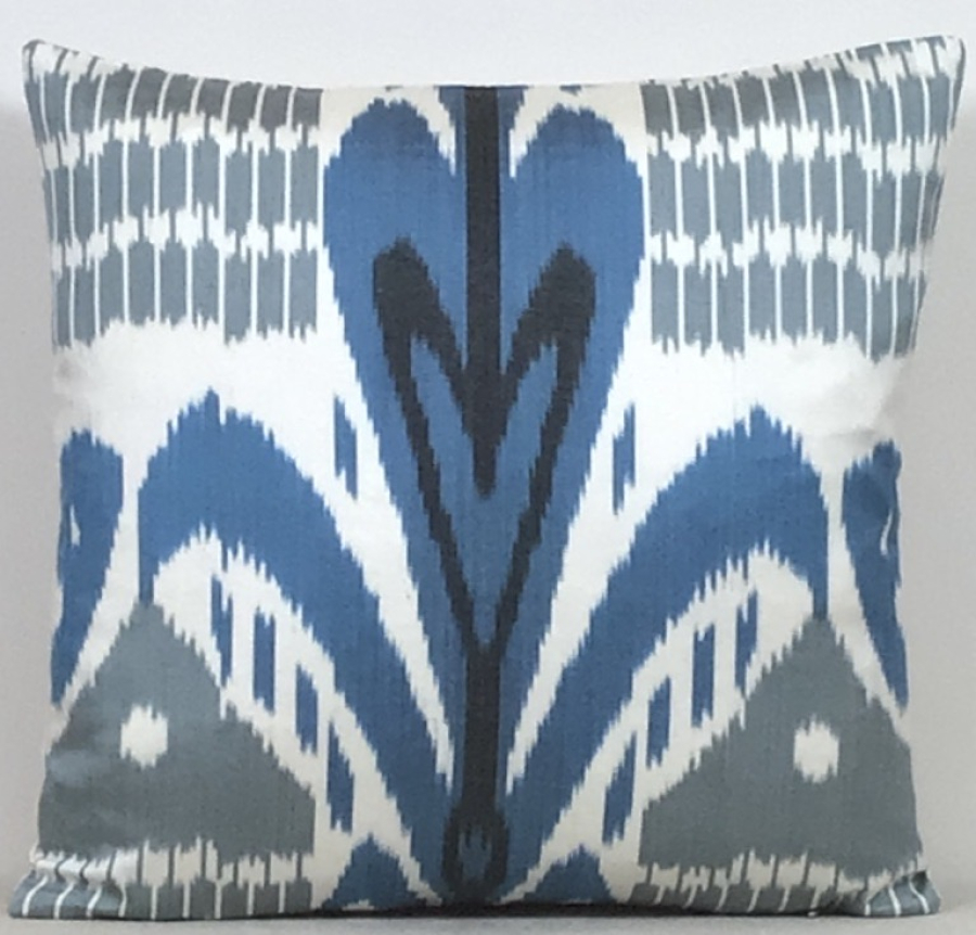 Ikat Pillow ( 40 x 40 cm )